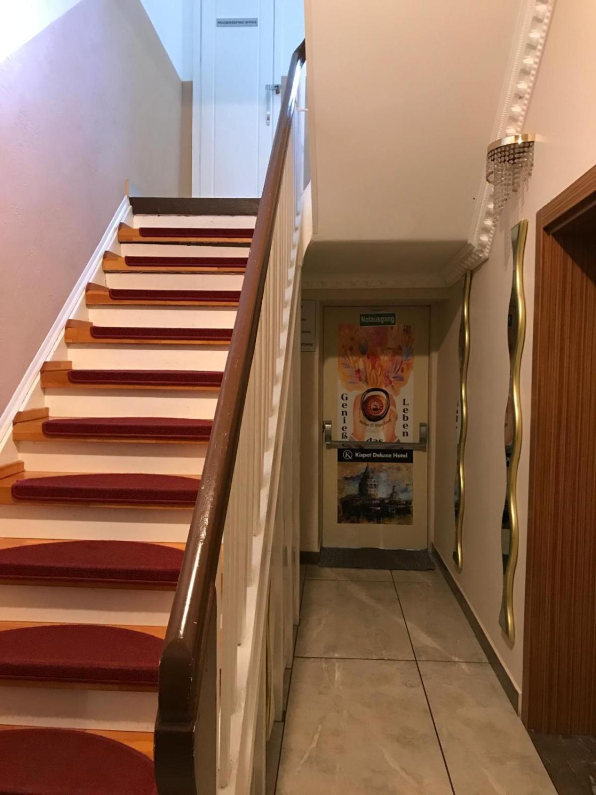 Kispet Deluxe Hotel Oberhausen  Kültér fotó
