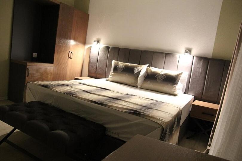 Kispet Deluxe Hotel Oberhausen  Kültér fotó